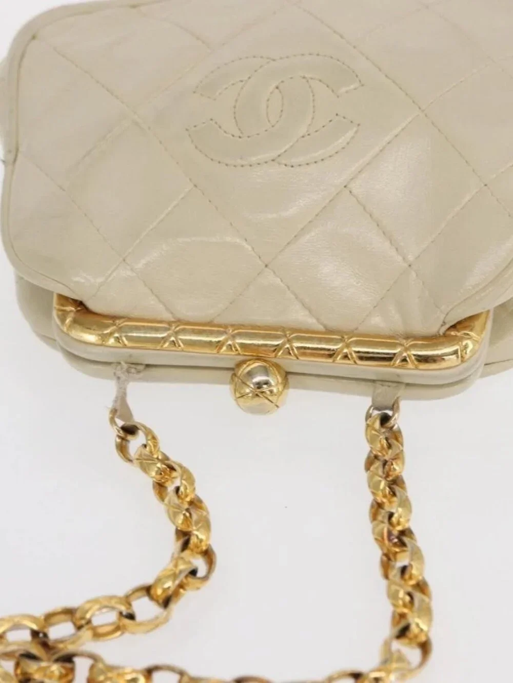 CHANEL Matelasse Chain Shoulder Bag Leather Ivory Gold CC Auth 163424